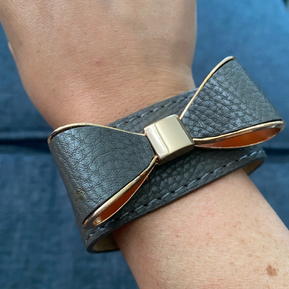 Bow bracelet - Picture 3 of 3